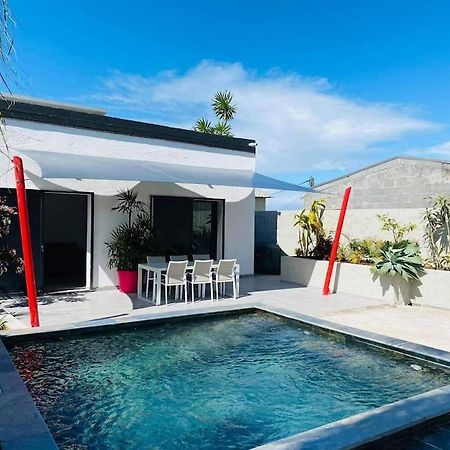 Villa Bois De Couleur Piscine Et Toit Terrasse Saint Pierre Exterior photo